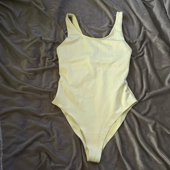 EUC vintage Alo yoga goddess bodysuit - Picture 1 of 4